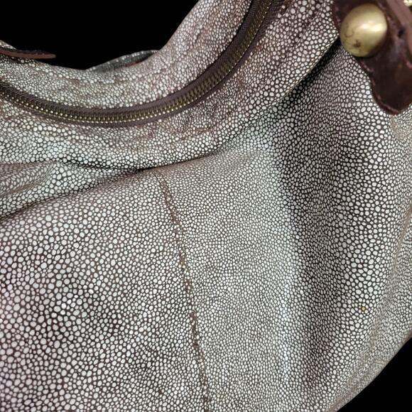 Hobo Slouchy Stingray Shoulder Bag Brown Shagreen Glaze Leather Curved Crossbody - Picture 15 of 16
